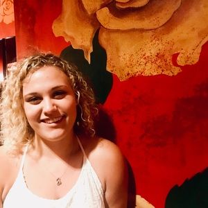 Meet your Posher, Lauren